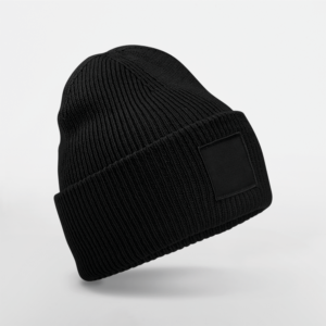 Muts met brede revers en toon-op-toon patch – B336R